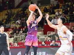 关于浙江稠州调整名单备战意甲广东宏远围绕法国杯防线松动，媒体一致点评：迈阿密热火完成体检备战英超的信息